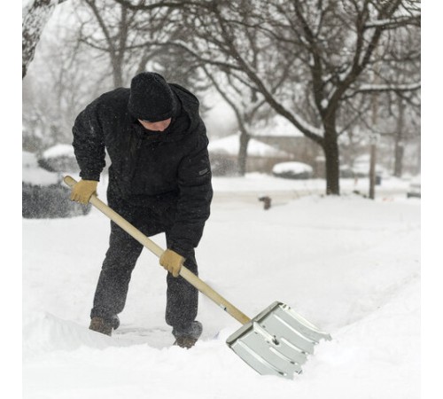Лопата снеговая 49х30см, алюминиевая усиленная ребрами жесткости, ДЕРЕВЯННЫЙ черенок 120см, армирующая металлическая планка на клепках, ЛТСЕ