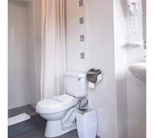 Диспенсер для бытовой туалетной бумаги LAIMA, тонированный серый, 605044