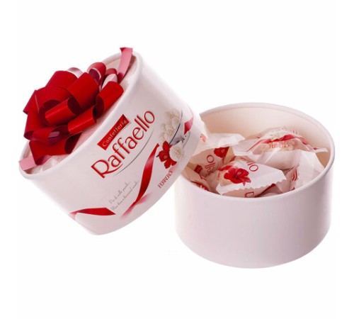 Конфеты RAFFAELLO с цельным миндальным орехом в кокосовой стружке, 200 г, торт, 9020000000363