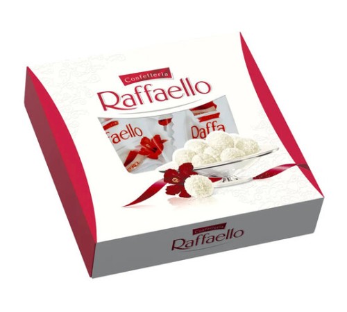Конфеты RAFFAELLO с цельным миндальным орехом в кокосовой стружке, 240 г, 9020000000995