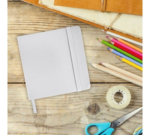 Скетчбук, слоновая кость 140 г/м2 120х120 мм, 80 л., КОЖЗАМ, резинка, BRAUBERG ART CLASSIC, белый, 113189