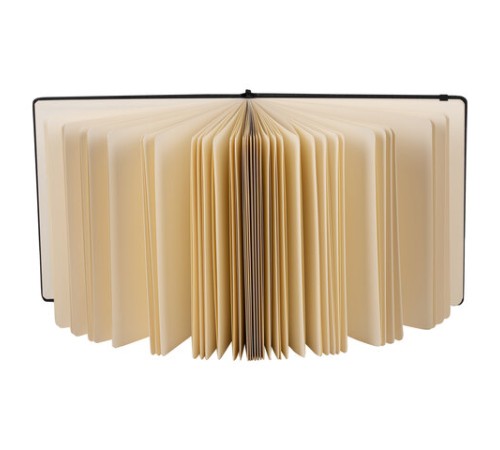 Скетчбук, слоновая кость 140 г/м2 200х200 мм, 80 л., КОЖЗАМ, резинка, BRAUBERG ART CLASSIC, черный, 113196