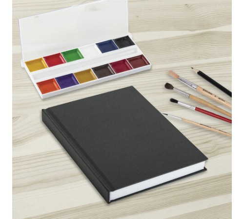 Скетчбук, белая бумага 150 г/м2, 148х210 мм, 64 л., книжный твердый переплет, BRAUBERG ART CLASSIC, 115110