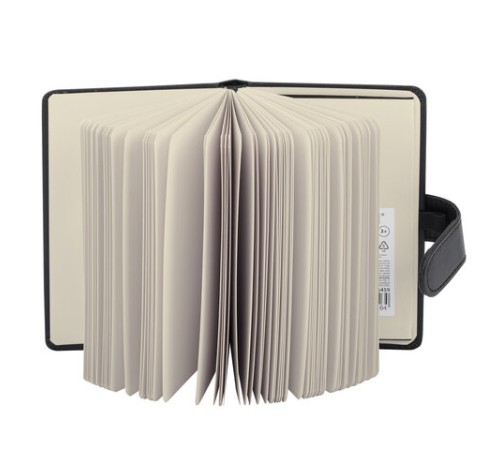 Скетчбук, слоновая кость 140 г/м2 90х140 мм, 80 л., КОЖЗАМ, застежка, BRAUBERG ART CLASSIC, черный,116458