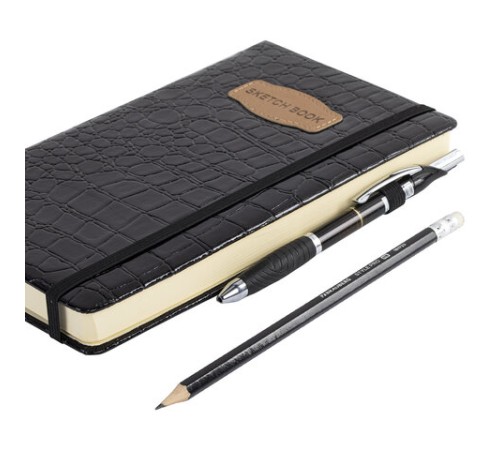 Скетчбук, слоновая кость 140 г/м2, 130х210 мм, 80 л., КОЖЗАМ, резинка, BRAUBERG ART CLASSIC, CROCO, черный, 116470