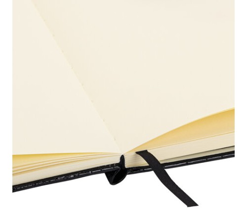 Скетчбук, слоновая кость 140 г/м2, 130х210 мм, 80 л., КОЖЗАМ, резинка, BRAUBERG ART CLASSIC, CROCO, черный, 116470