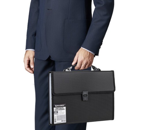 Папка-портфель пластиковая BRAUBERG А4 (332х245х35 мм), 13 отделений, черная, 221378