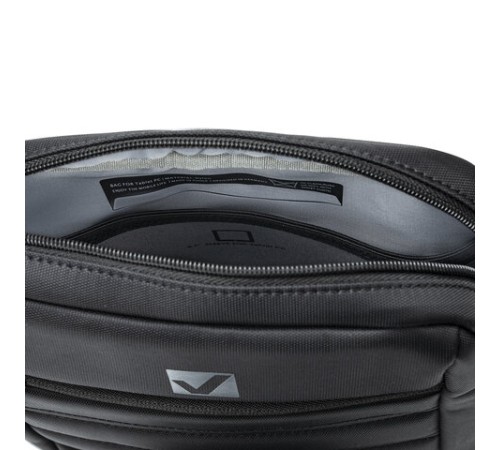 Сумка на плечо BRAUBERG COMPACT с отделением для планшета 9,7'', 2 кармана, черная, 26,5x22x5,5 см, 240500