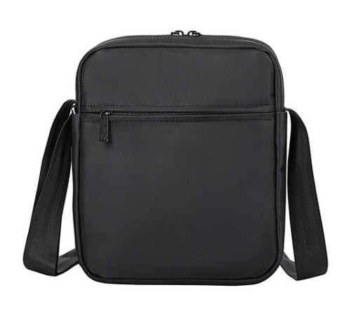 Сумка на плечо BRAUBERG COMPACT с отделением для планшета 9,7'', 2 кармана, черная, 26,5x22x5,5 см, 240500