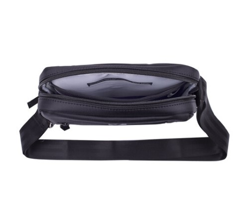 Сумка на плечо BRAUBERG COMPACT с отделением для планшета 9,7'', 2 кармана, черная, 26,5x22x5,5 см, 240500