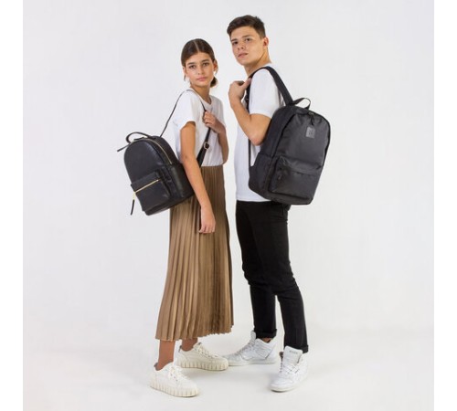 Рюкзак из экокожи BRAUBERG PODIUM женский, с отделением для планшета, черный, 34x25x13 см, 270817