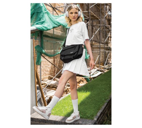 Сумка на плечо большая HEIKKI STREAM (ХЕЙКИ) два отделения, боковые карманы, А4, черная, 26х32х11 см, 272641