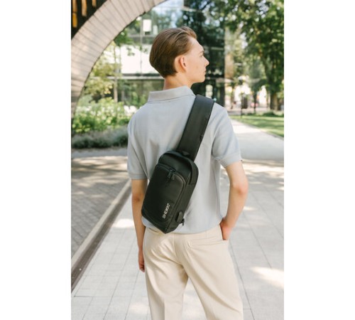 Рюкзак однолямочный HEIKKI FEATURE (ХЕЙКИ), кодовый замок, USB-порт, черный, 32x16x6 см, 273900