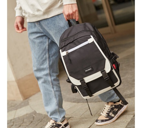 Рюкзак BRAUBERG FUSION универсальный, USB-порт, черный с белыми вставками, 45х31х15 см, 271657