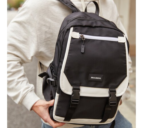 Рюкзак BRAUBERG FUSION универсальный, USB-порт, черный с белыми вставками, 45х31х15 см, 271657