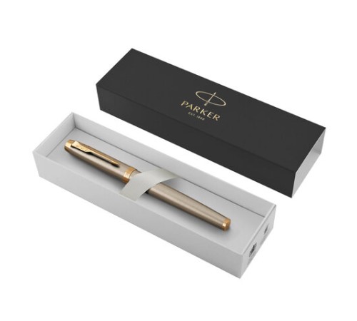 Ручка-роллер PARKER "IM Core Brushed Metal GT", серебристый матовый лак, позолота, черная, 1931663 Ручка-роллер PARKER "IM Core Brushed Metal GT", серебристый матовый лак, позолота, черная, 1931663