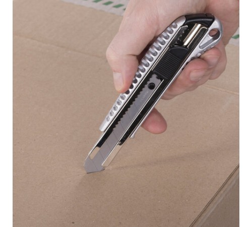 Нож канцелярский 18 мм BRAUBERG 