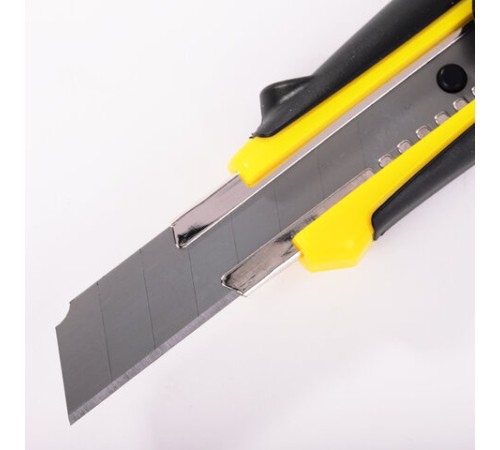 Нож канцелярский 18 мм BRAUBERG 