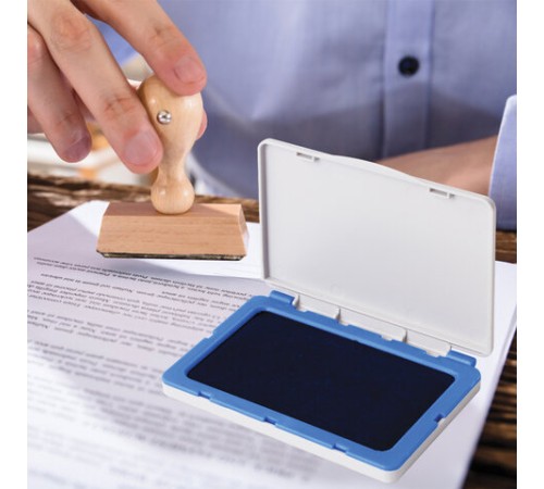 Штемпельная подушка BRAUBERG, 120х90 мм (рабочая поверхность 105х65 мм), синяя краска, 236866