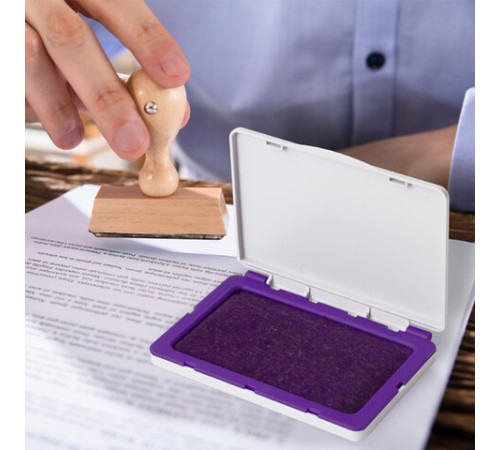 Штемпельная подушка BRAUBERG, 100х80 мм (рабочая поверхность 90х50 мм), фиолетовая краска, 236869