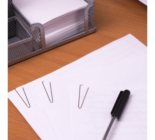 Скрепки BRAUBERG, 25 мм, никелированные, треугольные, 100 шт., в картонной коробке, 270440