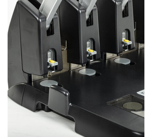 Дырокол на 4 отверстия металлический МОЩНЫЙ BRAUBERG 