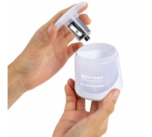Точилка электрическая BRAUBERG DOUBLE BLADE WHITE, двойное лезвие, питание от 2 батареек, 271337