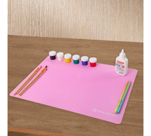 Настольное покрытие BRAUBERG для труда и творческих занятий, силикон, розовое, 30х40 см, 272374