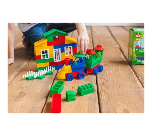 Конструктор пластиковый «Железнодорожная станция», 68 деталей